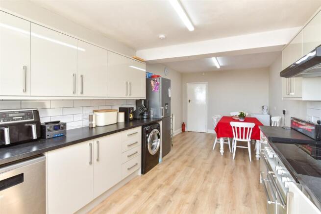 Kitchen/ Breakfast Room