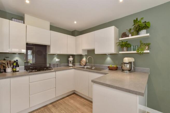Kitchen/ Breakfast Room