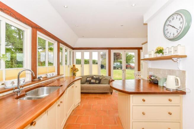 Kitchen/ Dining Area