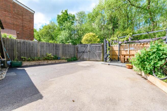 Driveway/Parking
