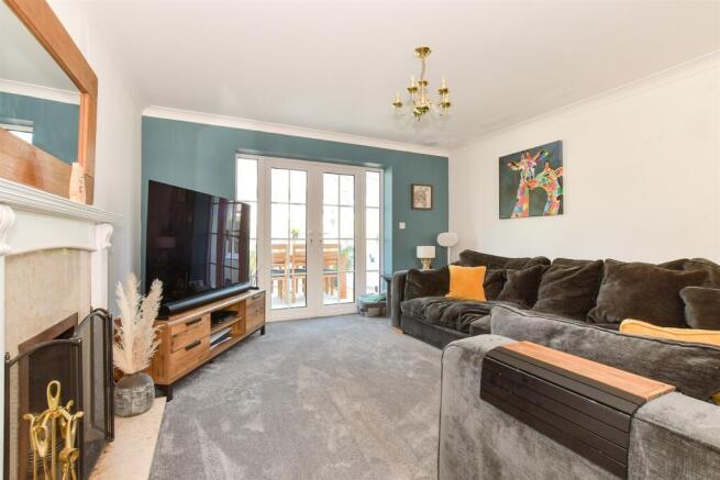 Lounge/ Dining Room
