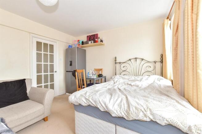 Lounge/Bedroom