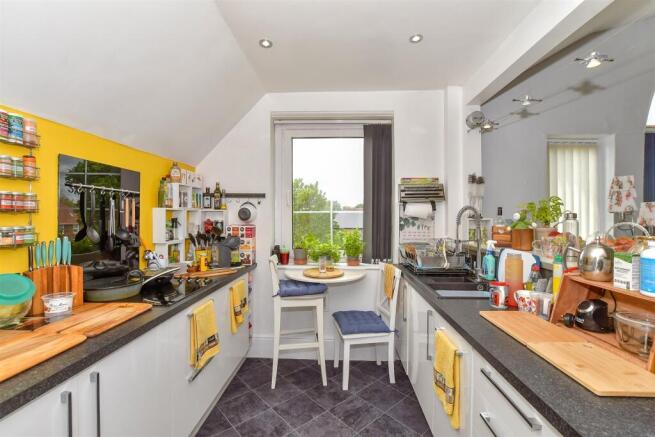 Lounge/ Kitchen