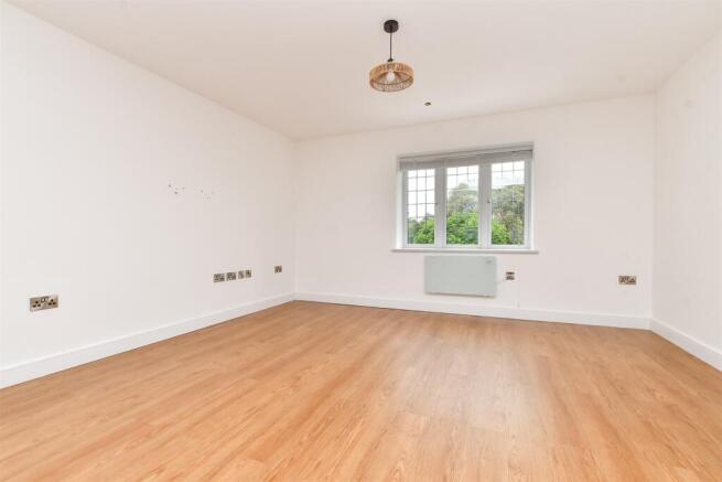Kitchen / Lounge