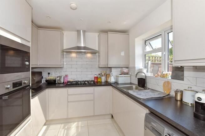 Kitchen/Breakfast Area