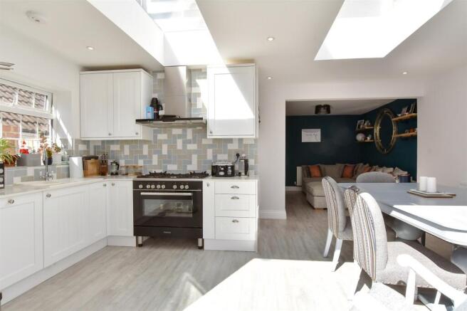 Kitchen/ Dining Area