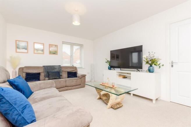 Lounge/Kitchen