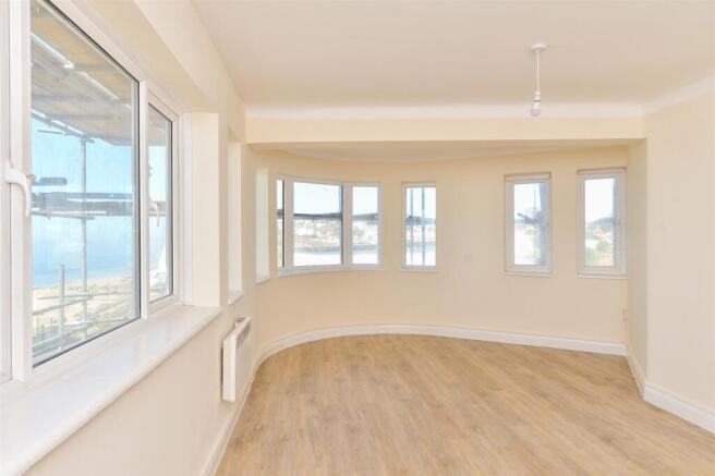 Lounge/ Dining Room