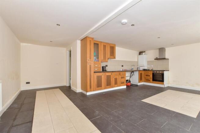 Lounge & Kitchen Areas