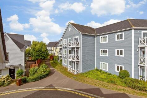 Poynder Drive, Holborough Lakes, Kent