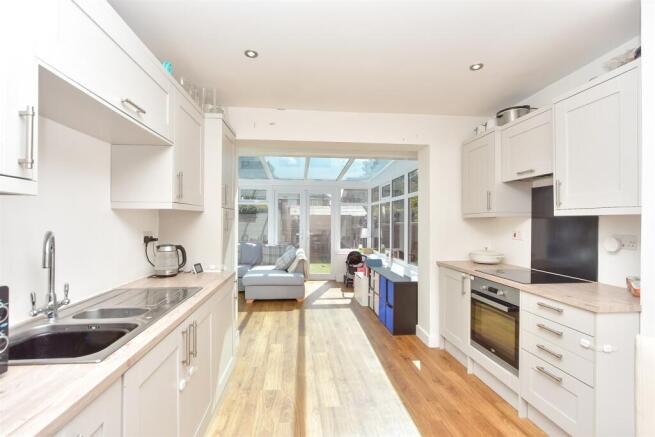 Kitchen/ Dining Area