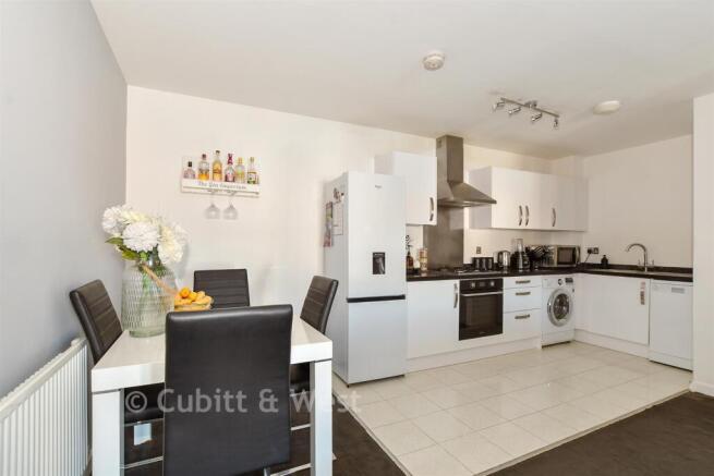 Lounge/Kitchen