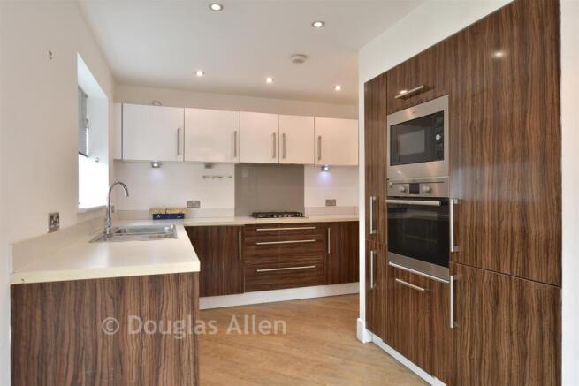 Kitchen/ Dining Room