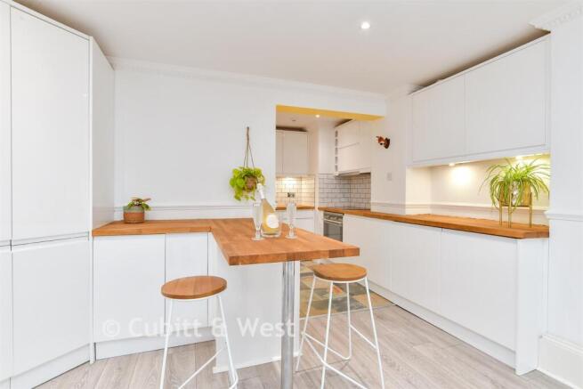 Kitchen/ Living Room