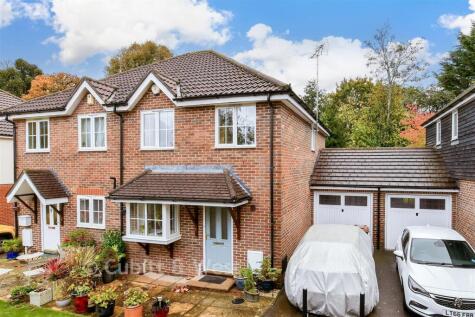 Corner Farm Close, Tadworth, Surrey