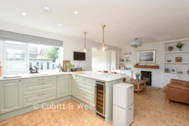 Kitchen/Breakfast Area