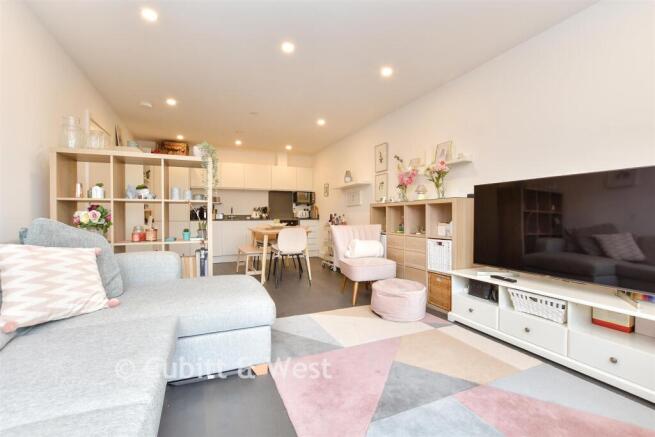 Kitchen / Lounge / Diner