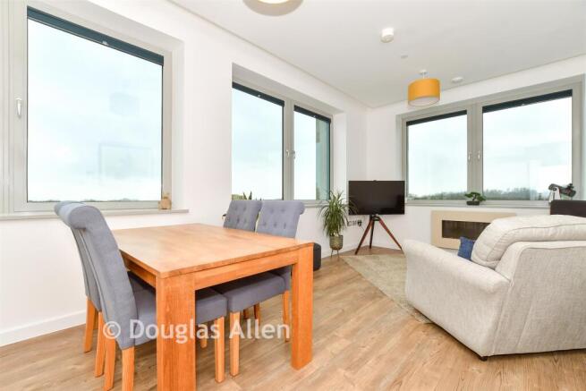 Lounge/Diner/ Kitchen