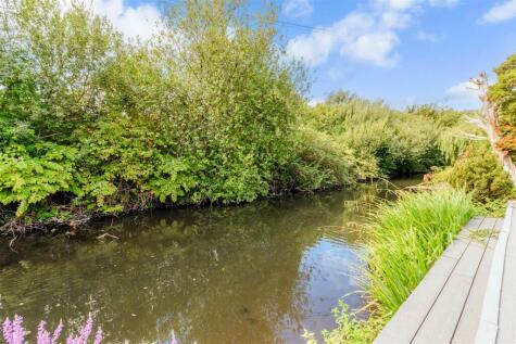 Barnes Cray Road, Dartford, Kent