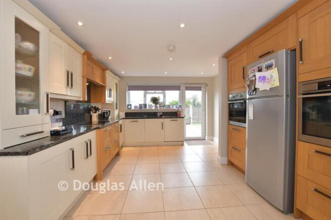 Kitchen/ Breakfast Room