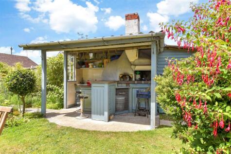 Madeira Lane, Freshwater, Isle of Wight