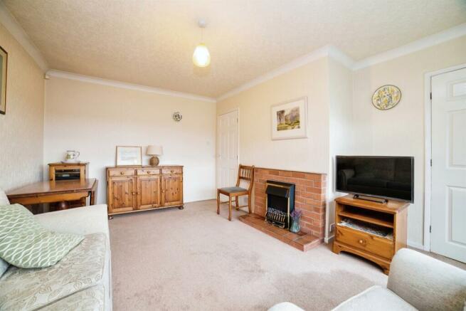 2 bedroom detached bungalow for sale in Delamere Close, Swanwick ...