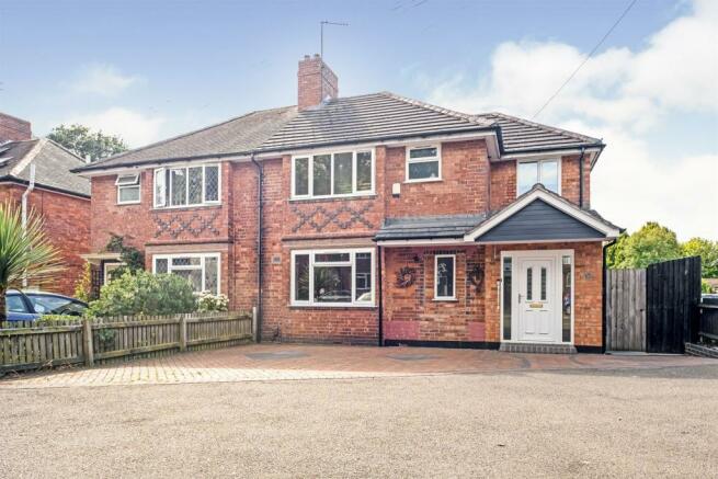 4 bedroom semi-detached house for sale in Damson Lane, Solihull, B92