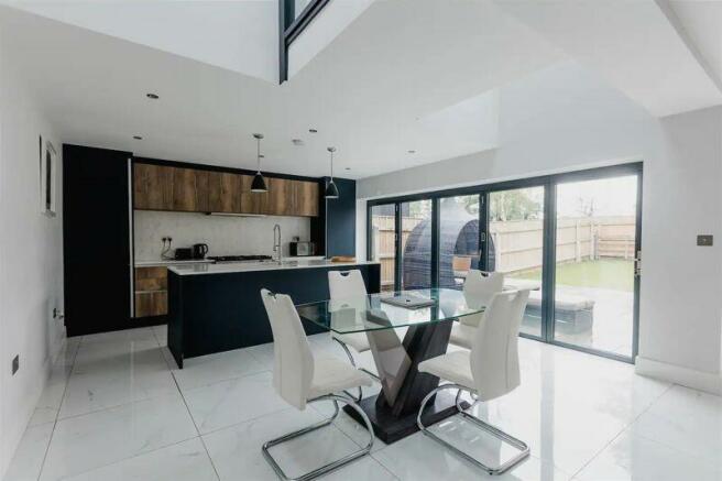 Kitchen/Dining Area