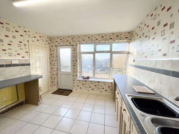 Kitchen alt view