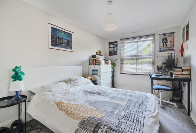 1301471-15-683891...