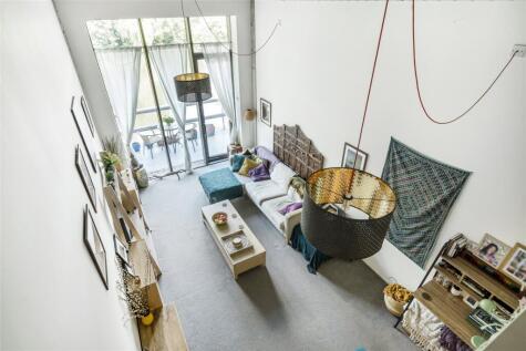 Lakeshore Drive, Bristol, Somerset, BS13