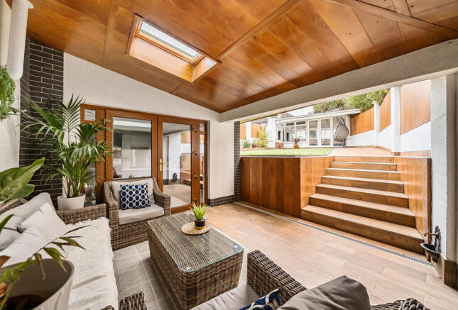 1386700-4-693ac06...