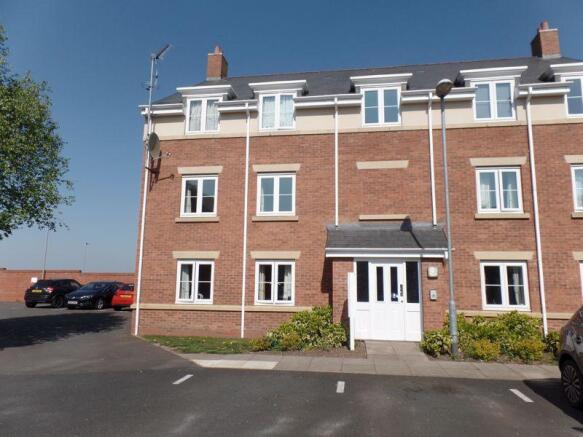 2 bedroom flat to rent in southgate