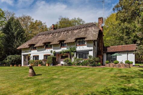 Guildford Road, Clemsfold, Horsham