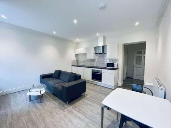 Flat_2_8_St_James_Row