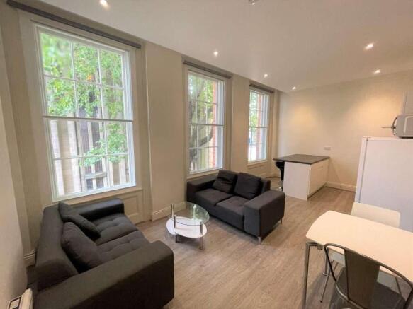 Flat_3_8_St_James_Row