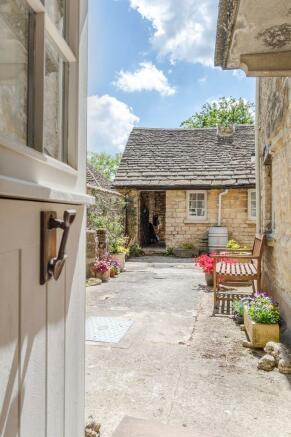 4 bedroom cottage for sale in Crudwell, Malmesbury, SN16