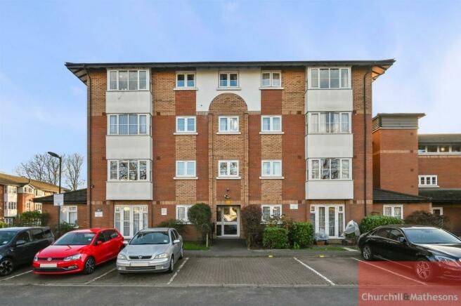 1 bedroom flat for sale in Beechwood Grove London W3