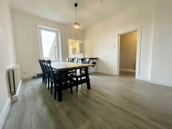 Lounge / Dining Kitchen