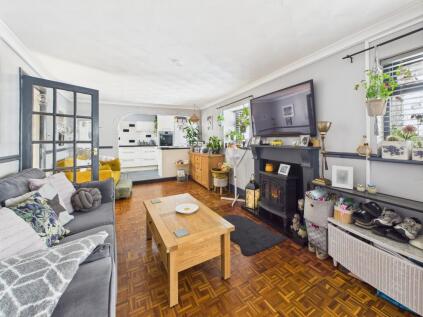 Porpoise Apartment, Bay Street, East Looe, Cornwall