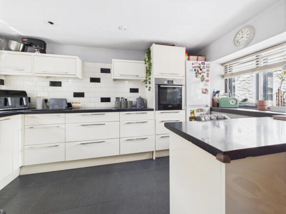 CAM05627G0-PR0004-STILL016