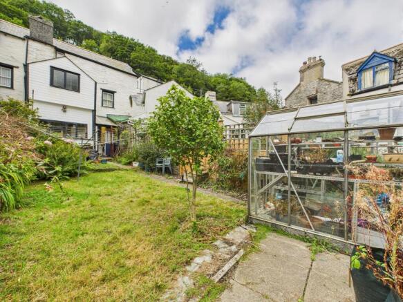 CAM05627G0-PR0007-STILL028