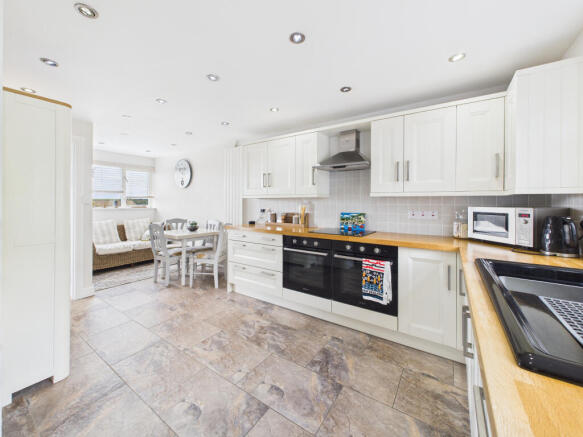 CAM05627G0-PR0010-STILL015