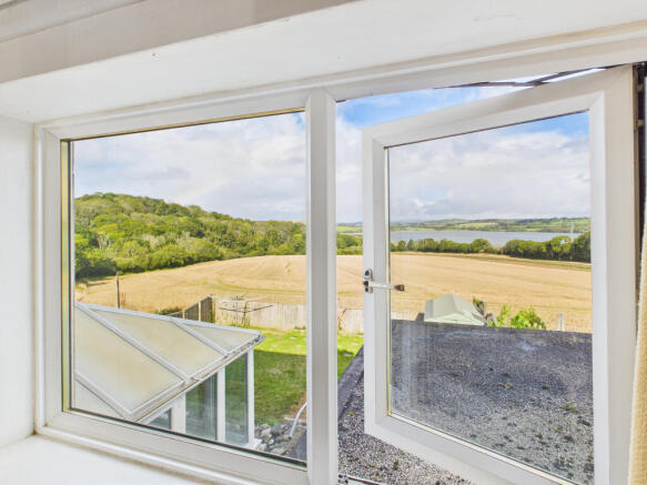 CAM05627G0-PR0018-STILL002