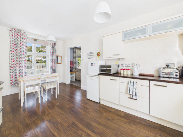 CAM05627G0-PR0020-STILL001