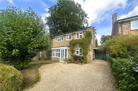Russetts Drive, Fleet, Hampshire, GU51