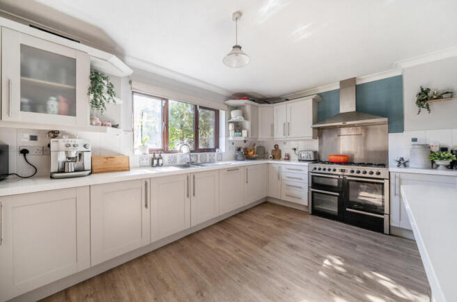 1357850-13-68d581...