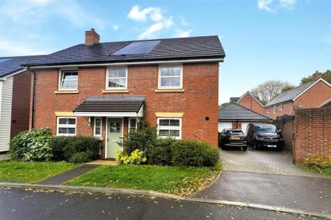 Dragons Way, Church Crookham, Fleet, Hampshire, GU52