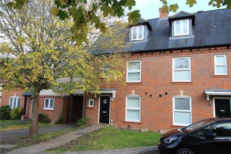 Farriers Close, Church Crookham, Fleet, Hampshire, GU52