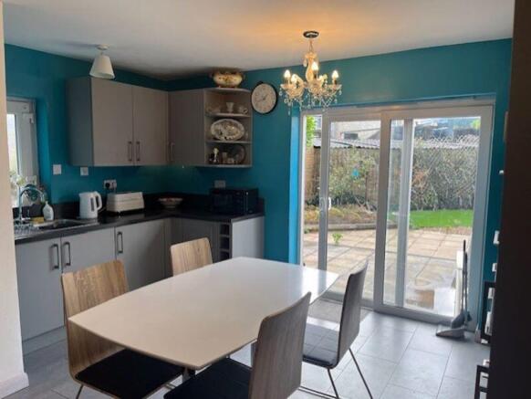 KITCHEN DINING ROOM